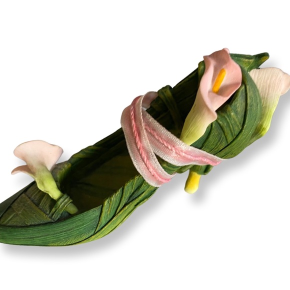 Just the Right Shoe Calla Lily Collectible - Picture 2 of 5